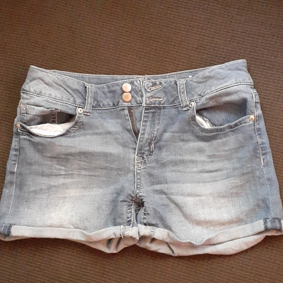 Jean shorts - Picture 2 of 4